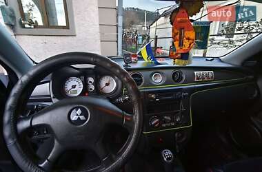 Внедорожник / Кроссовер Mitsubishi Outlander 2005 в 