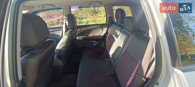 Внедорожник / Кроссовер Mitsubishi Outlander 2006 в Жмеринке фото 5 Внедорожник / Кроссовер Mitsubishi Outlander 2006 в Жмеринке