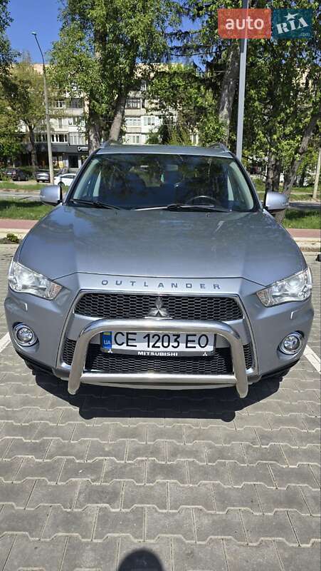 Внедорожник / Кроссовер Mitsubishi Outlander 2010 в 