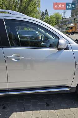 Внедорожник / Кроссовер Mitsubishi Outlander 2010 в 