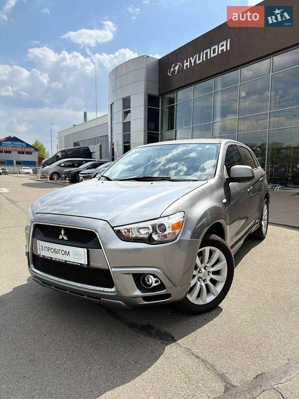 Mitsubishi Outlander 2011