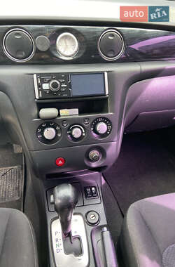 Позашляховик / Кросовер Mitsubishi Outlander 2003 в 