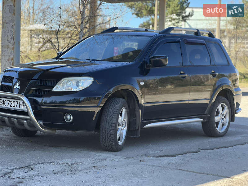 Внедорожник / Кроссовер Mitsubishi Outlander 2008 в Вараше