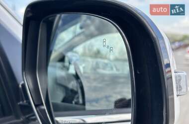 Позашляховик / Кросовер Mitsubishi Outlander 2021 в 