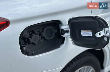 Позашляховик / Кросовер Mitsubishi Outlander 2021 в 