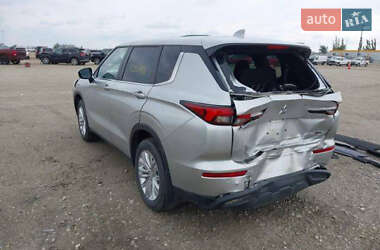 Позашляховик / Кросовер Mitsubishi Outlander 2022 в 