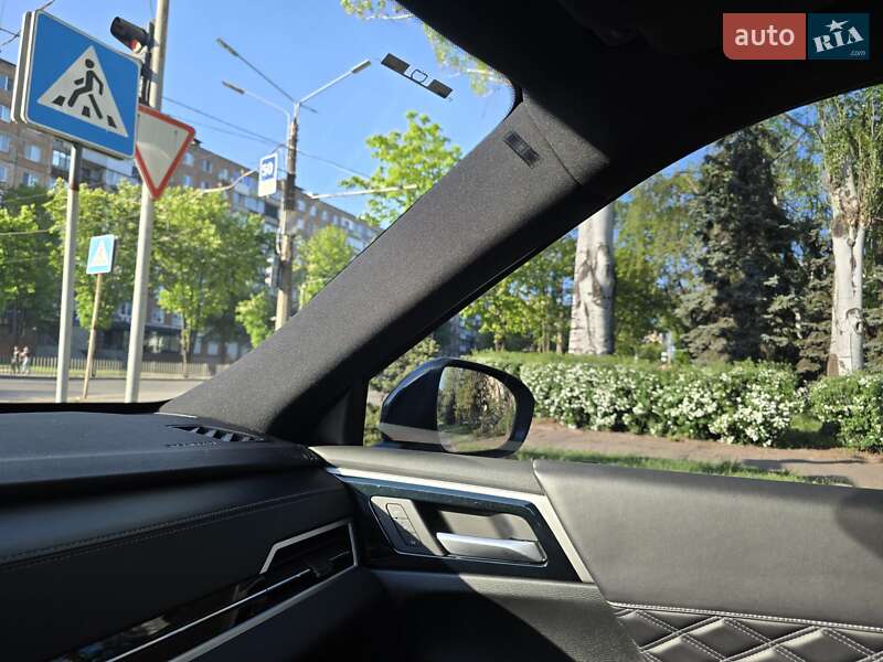 Позашляховик / Кросовер Mitsubishi Outlander 2023 в Кривому Розі