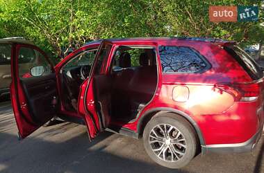 Внедорожник / Кроссовер Mitsubishi Outlander 2015 в Киеве