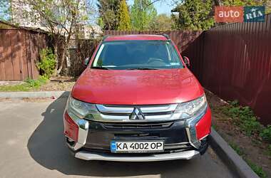 Позашляховик / Кросовер Mitsubishi Outlander 2015 в 