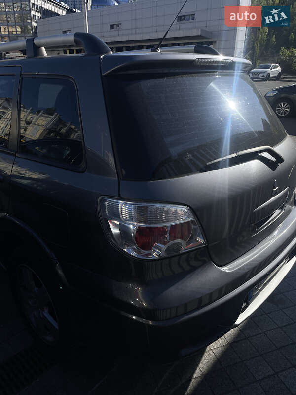 Внедорожник / Кроссовер Mitsubishi Outlander 2007 в Киеве
