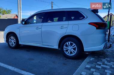 Внедорожник / Кроссовер Mitsubishi Outlander 2019 в 