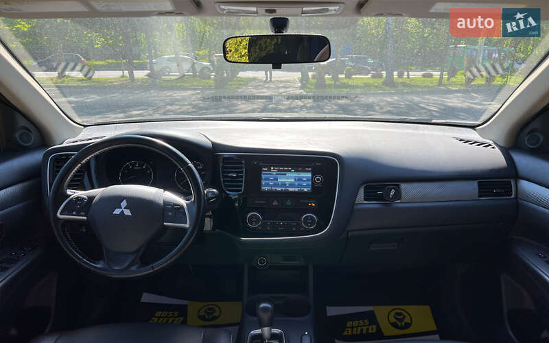Позашляховик / Кросовер Mitsubishi Outlander 2013 в Львові