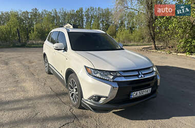 Позашляховик / Кросовер Mitsubishi Outlander 2017 в 