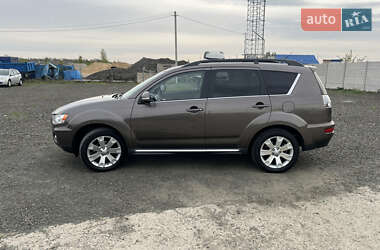 Внедорожник / Кроссовер Mitsubishi Outlander 2011 в 