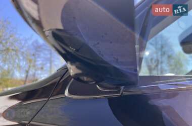 Внедорожник / Кроссовер Mitsubishi Outlander 2017 в 