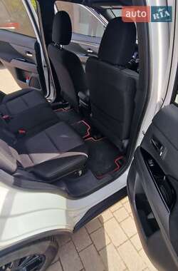 Позашляховик / Кросовер Mitsubishi Outlander 2018 в 