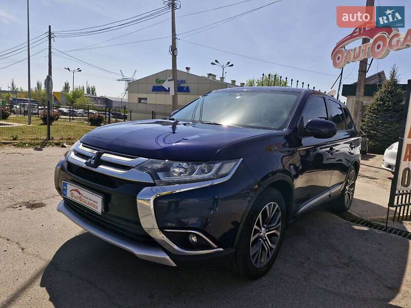 Позашляховик / Кросовер Mitsubishi Outlander 2017 в Миколаєві