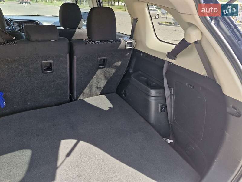 Позашляховик / Кросовер Mitsubishi Outlander 2017 в Миколаєві
