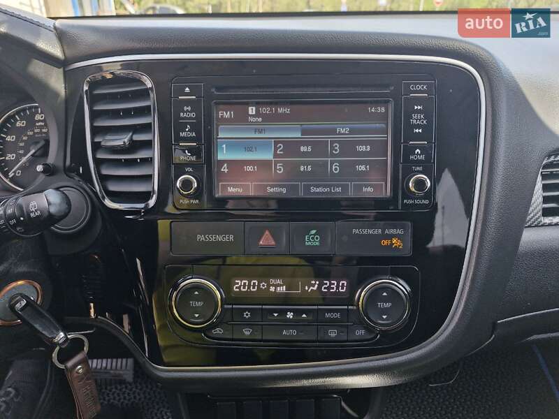 Позашляховик / Кросовер Mitsubishi Outlander 2017 в Миколаєві