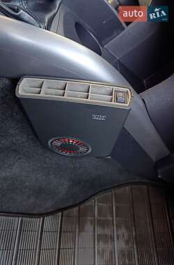 Позашляховик / Кросовер Mitsubishi Outlander 2010 в 