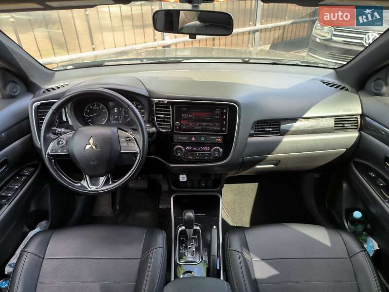 Позашляховик / Кросовер Mitsubishi Outlander 2018 в Києві