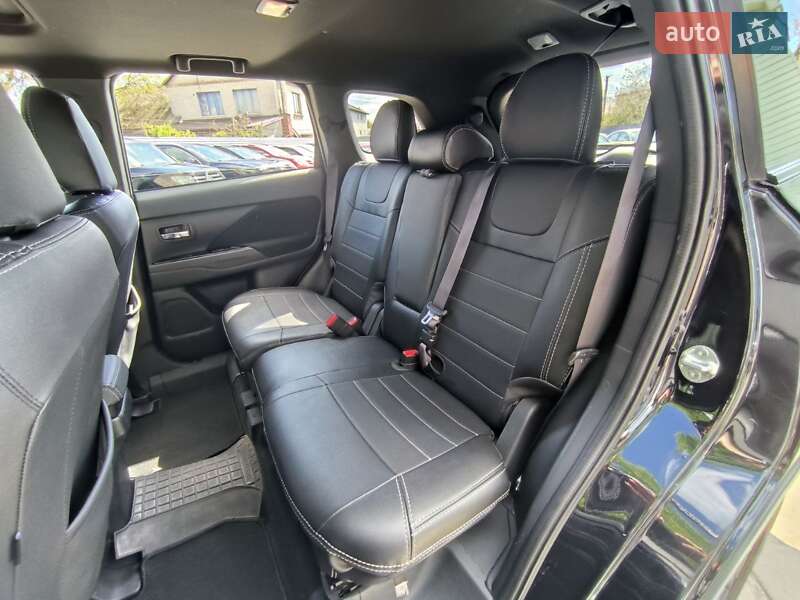 Позашляховик / Кросовер Mitsubishi Outlander 2018 в Києві