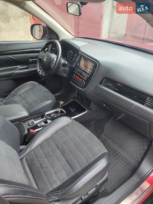 Позашляховик / Кросовер Mitsubishi Outlander 2019 в Миколаєві