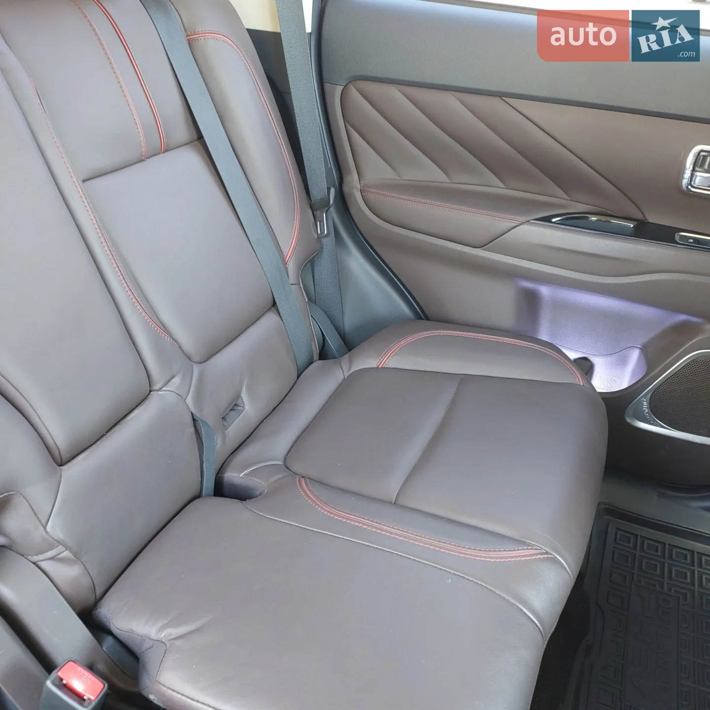 2017 Mitsubishi Outlander - мініатюра 12