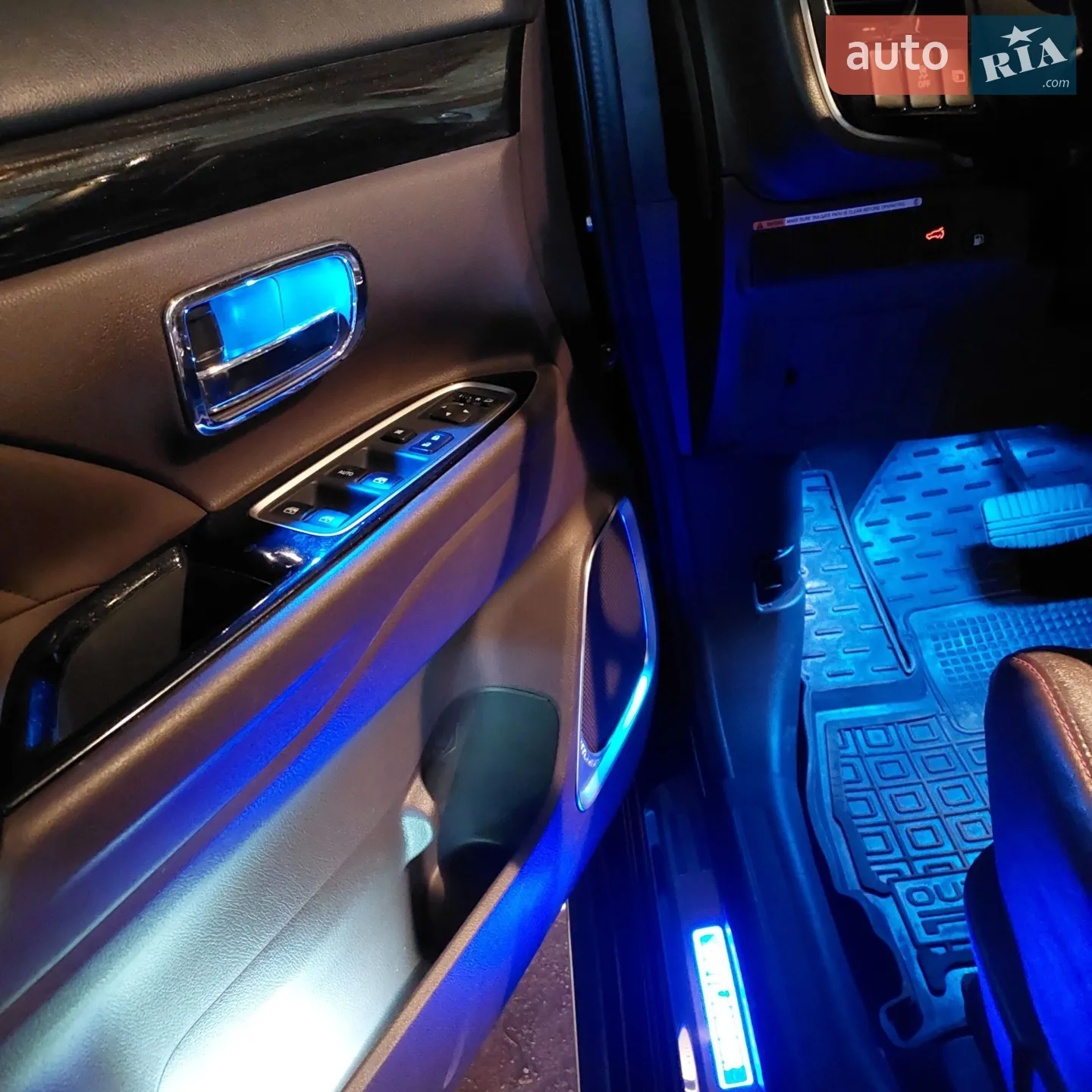 2017 Mitsubishi Outlander - мініатюра 28