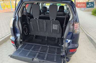 Внедорожник / Кроссовер Mitsubishi Outlander 2011 в 