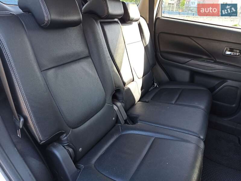 Позашляховик / Кросовер Mitsubishi Outlander 2014 в Києві фото 18 Позашляховик / Кросовер Mitsubishi Outlander 2014 в Києві