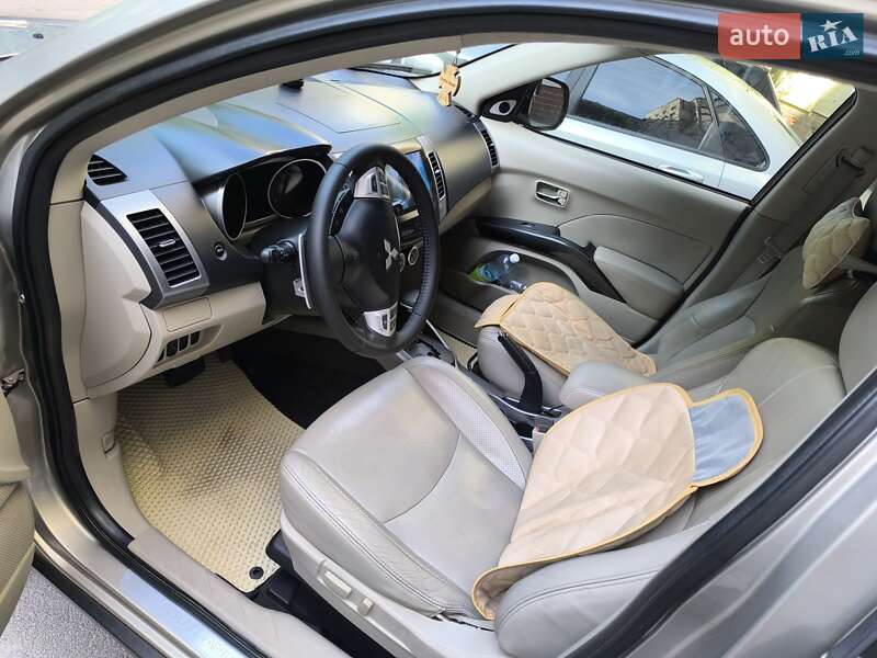 Внедорожник / Кроссовер Mitsubishi Outlander 2007 в Харькове