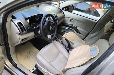Внедорожник / Кроссовер Mitsubishi Outlander 2007 в 