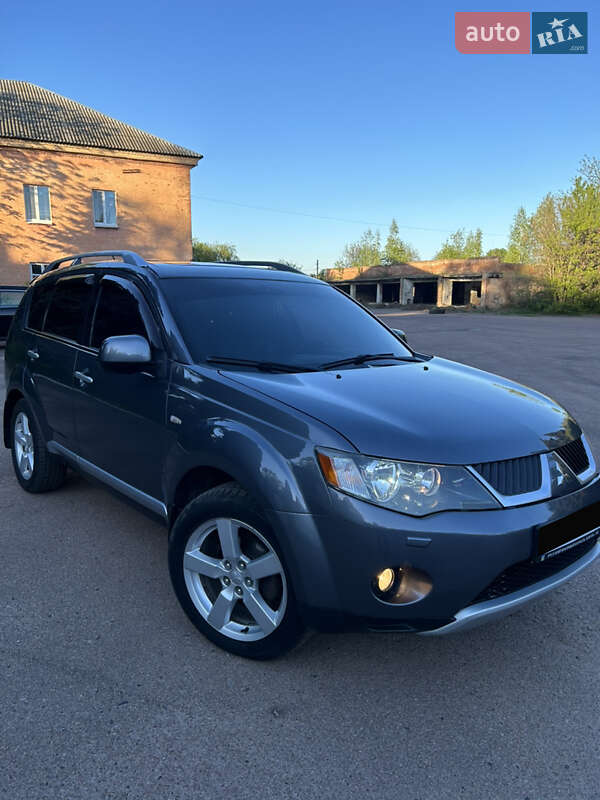 Внедорожник / Кроссовер Mitsubishi Outlander 2008 в 