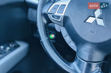 Внедорожник / Кроссовер Mitsubishi Outlander 2007 в 