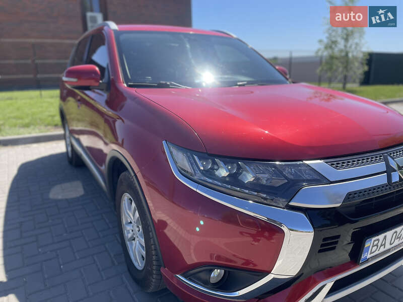 Позашляховик / Кросовер Mitsubishi Outlander 2016 в Кропивницькому