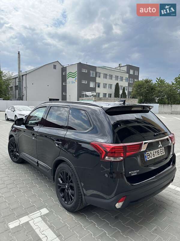 Позашляховик / Кросовер Mitsubishi Outlander 2018 в Тернополі
