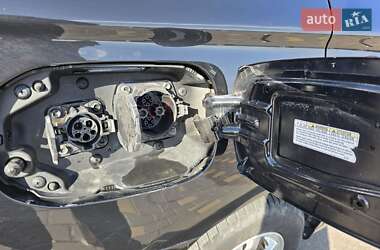 Внедорожник / Кроссовер Mitsubishi Outlander 2014 в 
