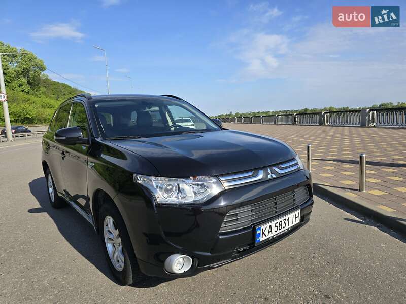 Позашляховик / Кросовер Mitsubishi Outlander 2014 в Києві фото 2 Позашляховик / Кросовер Mitsubishi Outlander 2014 в Києві