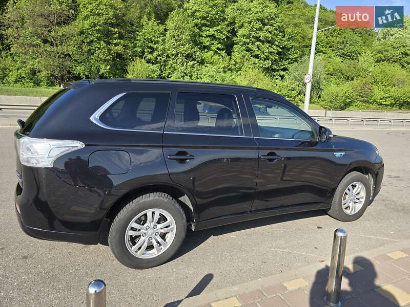 Позашляховик / Кросовер Mitsubishi Outlander 2014 в Києві фото 14 Позашляховик / Кросовер Mitsubishi Outlander 2014 в Києві