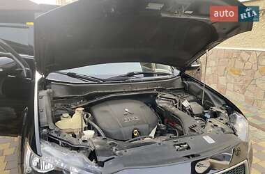 Позашляховик / Кросовер Mitsubishi Outlander 2010 в 
