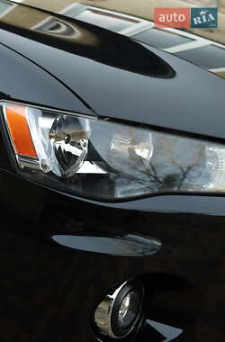 Позашляховик / Кросовер Mitsubishi Outlander 2010 в 
