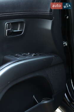 Позашляховик / Кросовер Mitsubishi Outlander 2010 в 