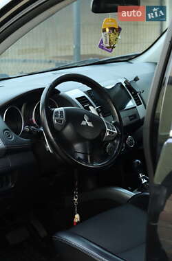 Позашляховик / Кросовер Mitsubishi Outlander 2010 в 