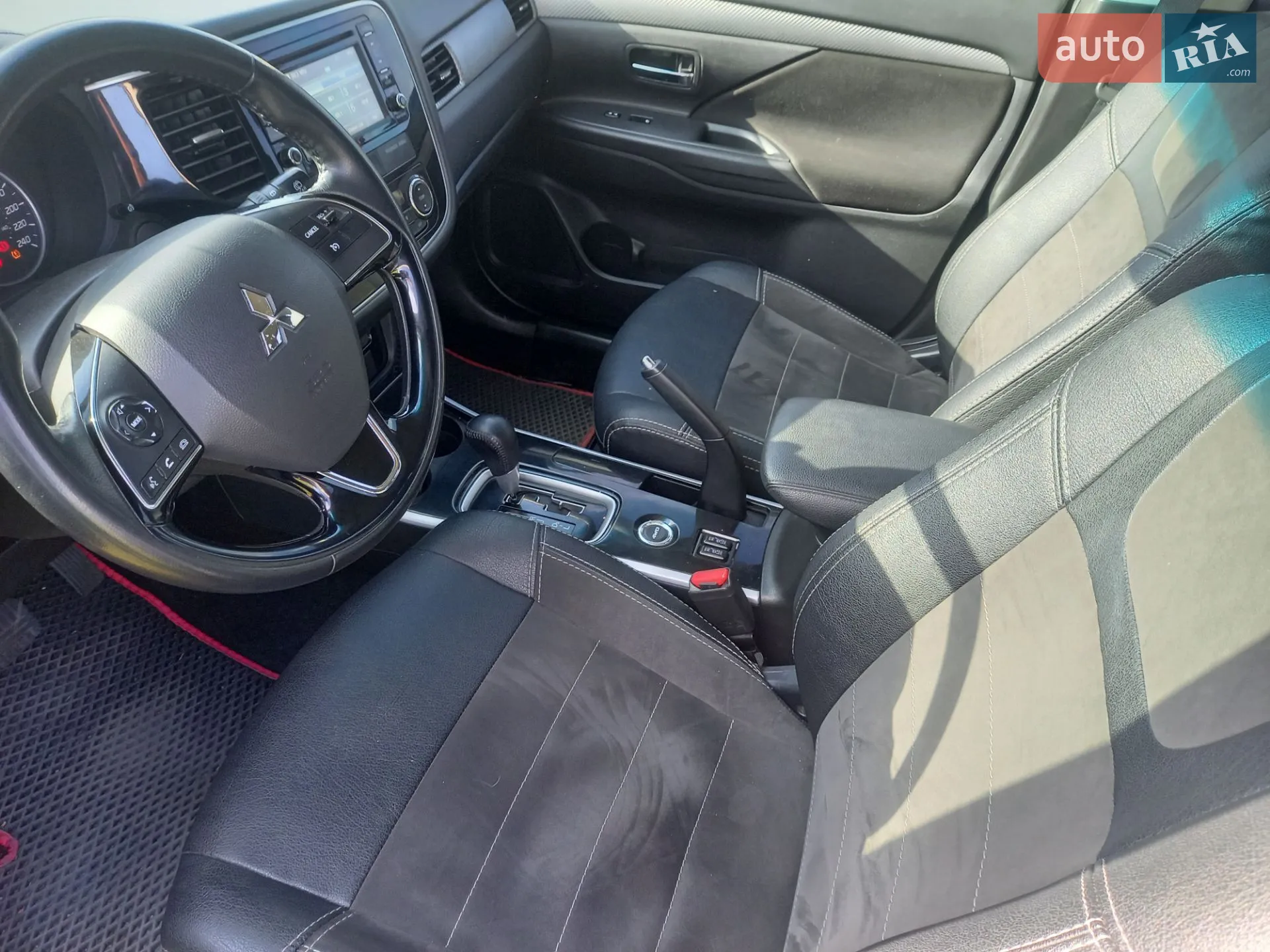 2017 Mitsubishi Outlander - мініатюра 8