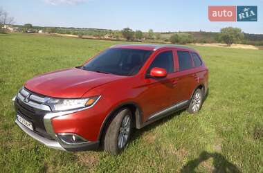 Позашляховик / Кросовер Mitsubishi Outlander 2017 в Харкові