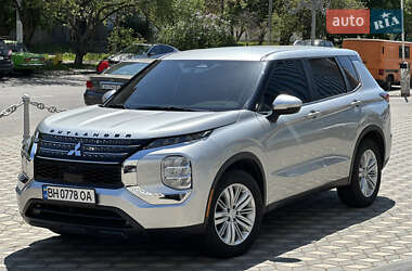 Внедорожник / Кроссовер Mitsubishi Outlander 2021 в Черноморске