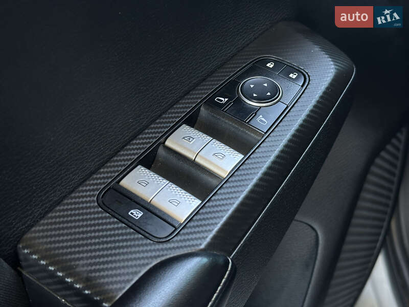 Внедорожник / Кроссовер Mitsubishi Outlander 2021 в Черноморске