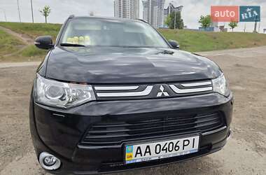 Внедорожник / Кроссовер Mitsubishi Outlander 2013 в Киеве