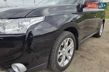 Внедорожник / Кроссовер Mitsubishi Outlander 2013 в 